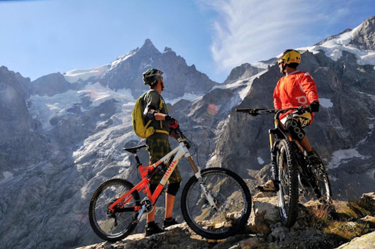 Chalet La Cachette Cyclists & Skiers Le Bourg-dʼOisans Eksteriør bilde
