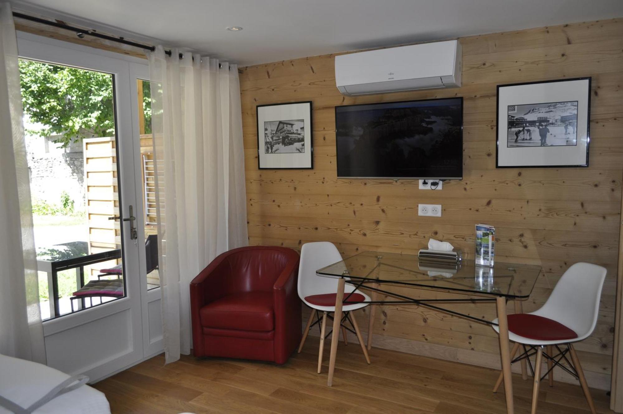 Chalet La Cachette Cyclists & Skiers Le Bourg-dʼOisans Eksteriør bilde