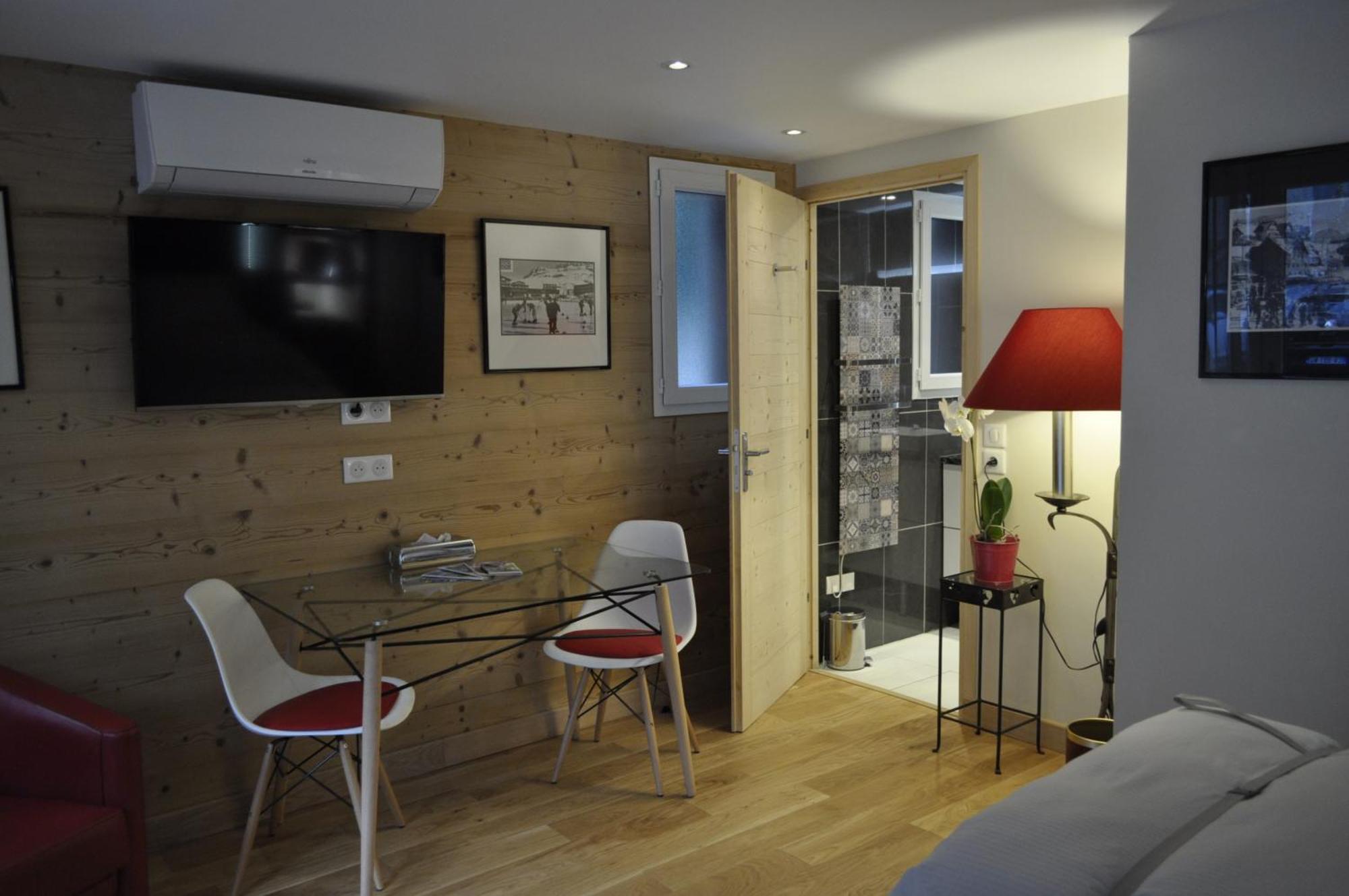 Chalet La Cachette Cyclists & Skiers Le Bourg-dʼOisans Eksteriør bilde